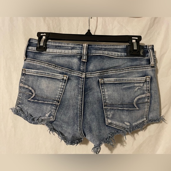 AMERICAN EAGLE SUPER STRETCH SHORTS SIZE 6 - Picture 2 of 2